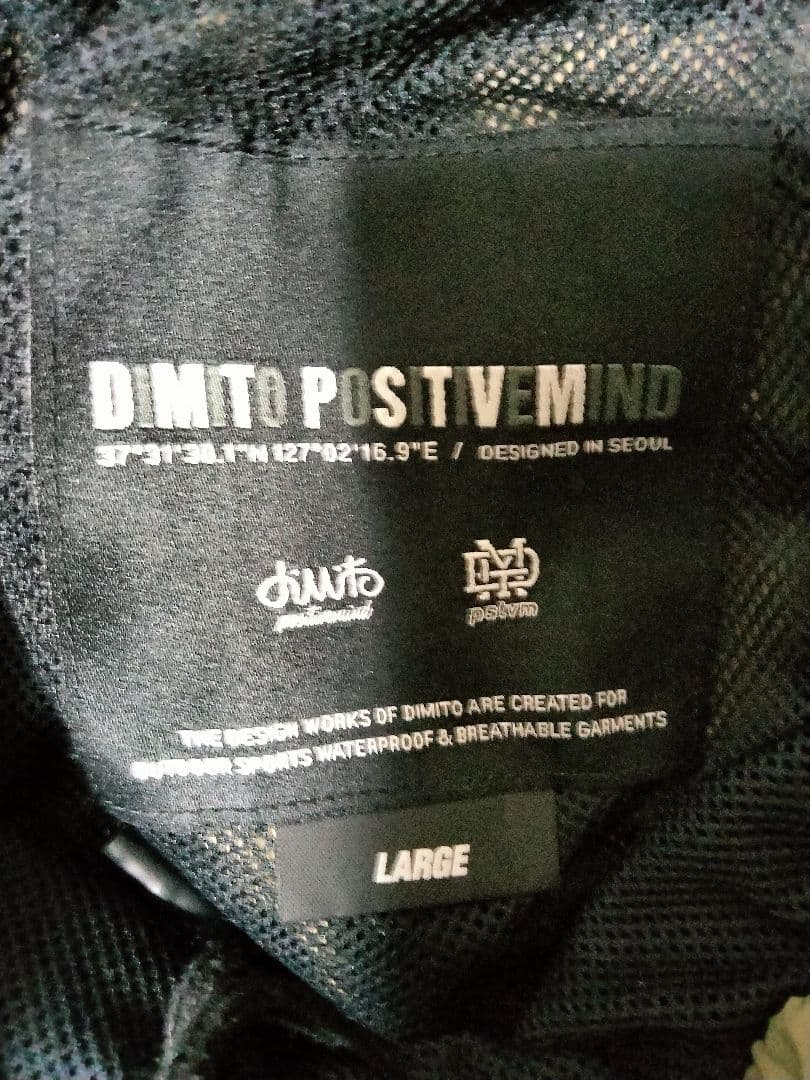 韓国人気ブランド　DIMITOスノーボードウェア　超美品　おまけ付き　更新