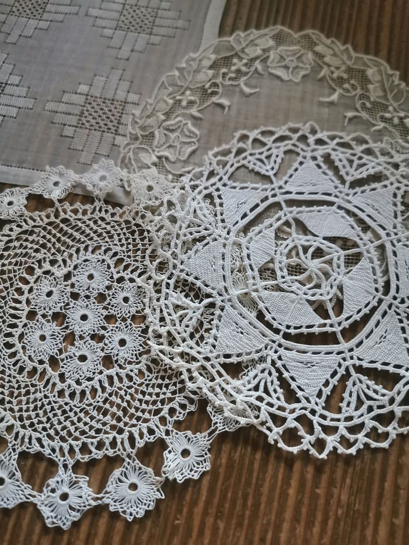 アンティーク オーガンジー 透かしドローンワークレース刺繍 スクエアドイリー難有