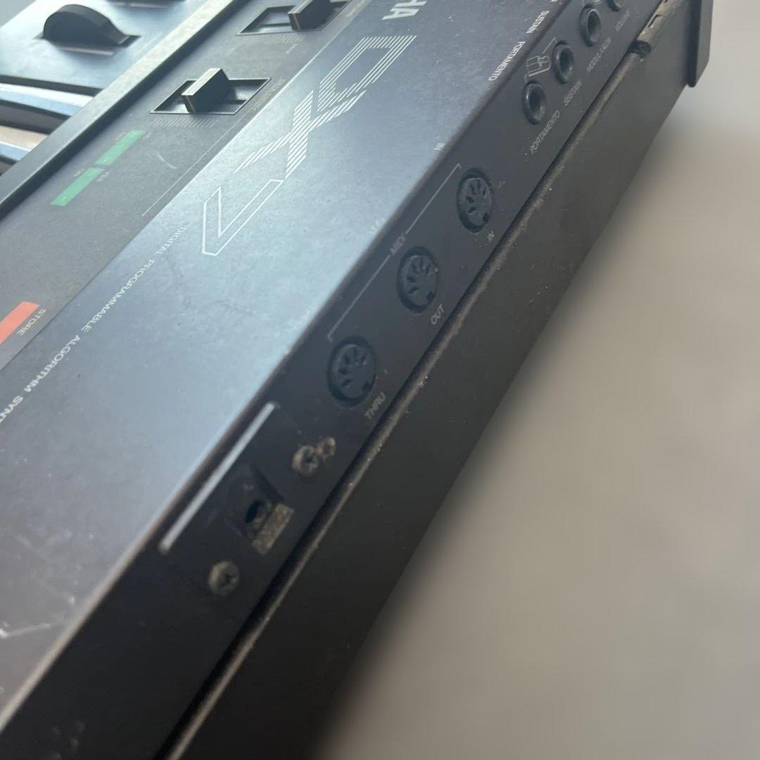 ヤマハ YAMAHA DX7 シンセサイザー 通電確認済み中古