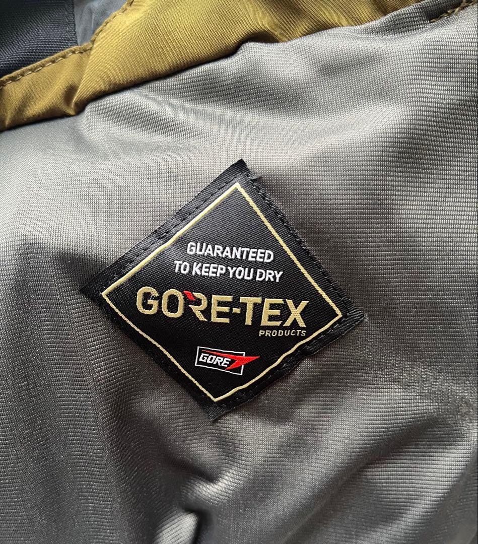 241 スノボウェア　ゴアテックス