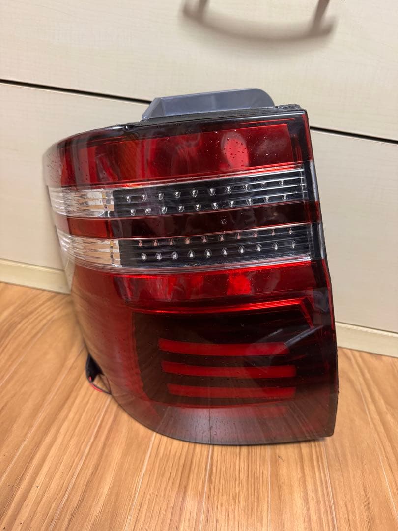 アルファード10系後期　ワンオフテールランプ