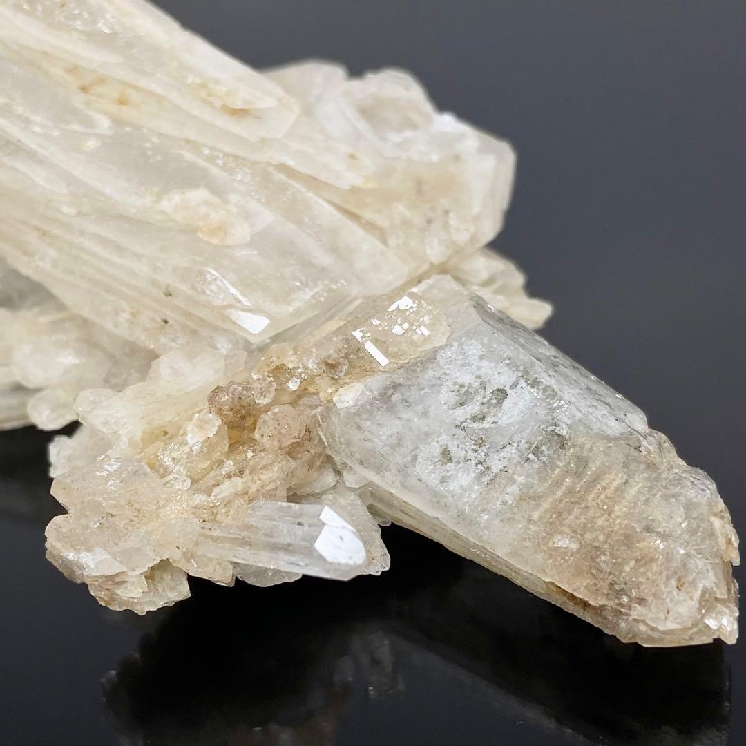 インターフェレンスクォーツ　成長干渉水晶　鉱物標本　ダルネゴルスク産　ストーン