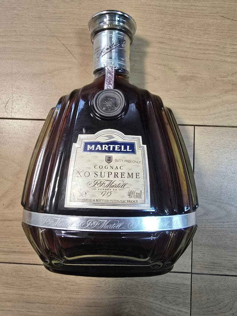 MARTELL XO SUPREME コニャック 700ml