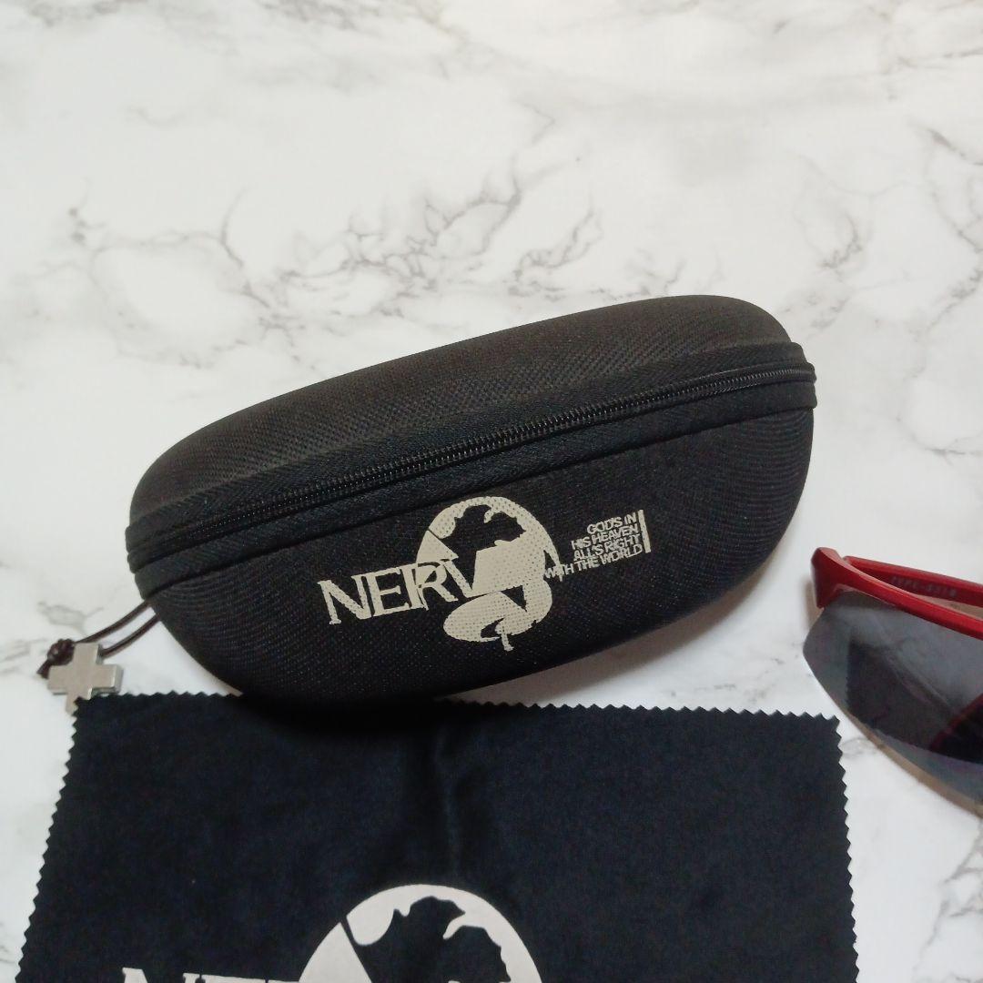 新世紀エヴァンゲリオン　葛城ミサト　サングラス　レッド