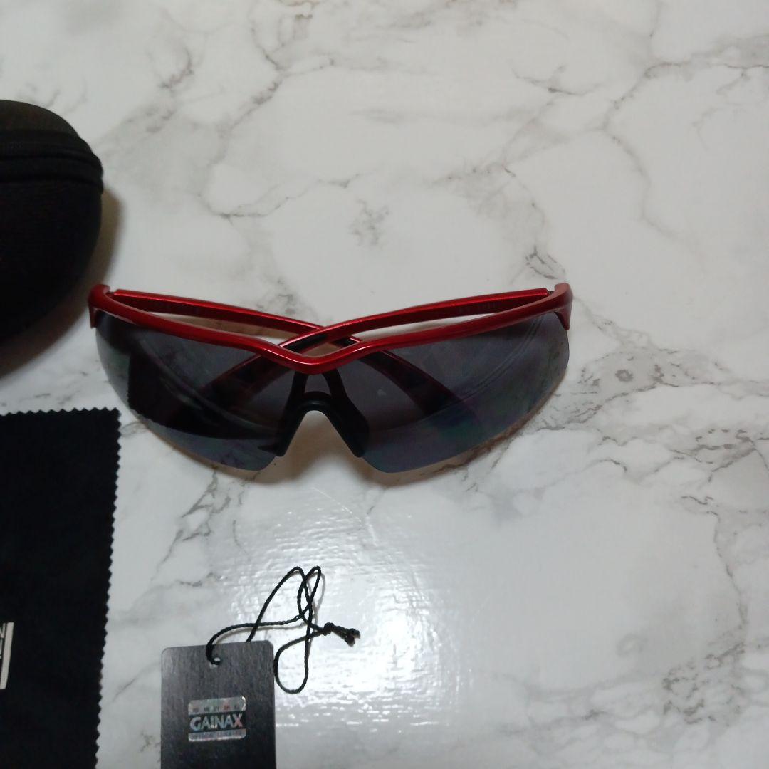 新世紀エヴァンゲリオン　葛城ミサト　サングラス　レッド