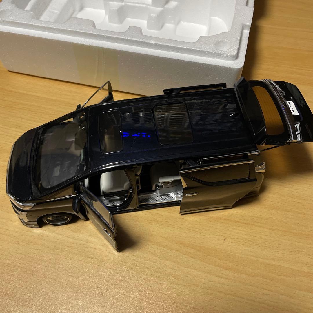 ヴェルファイア　1/18