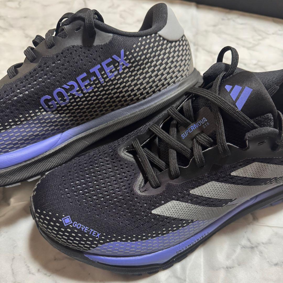 美品☆adidas スーパーノヴァ GORE-TEX 防水モデル 27.5cm
