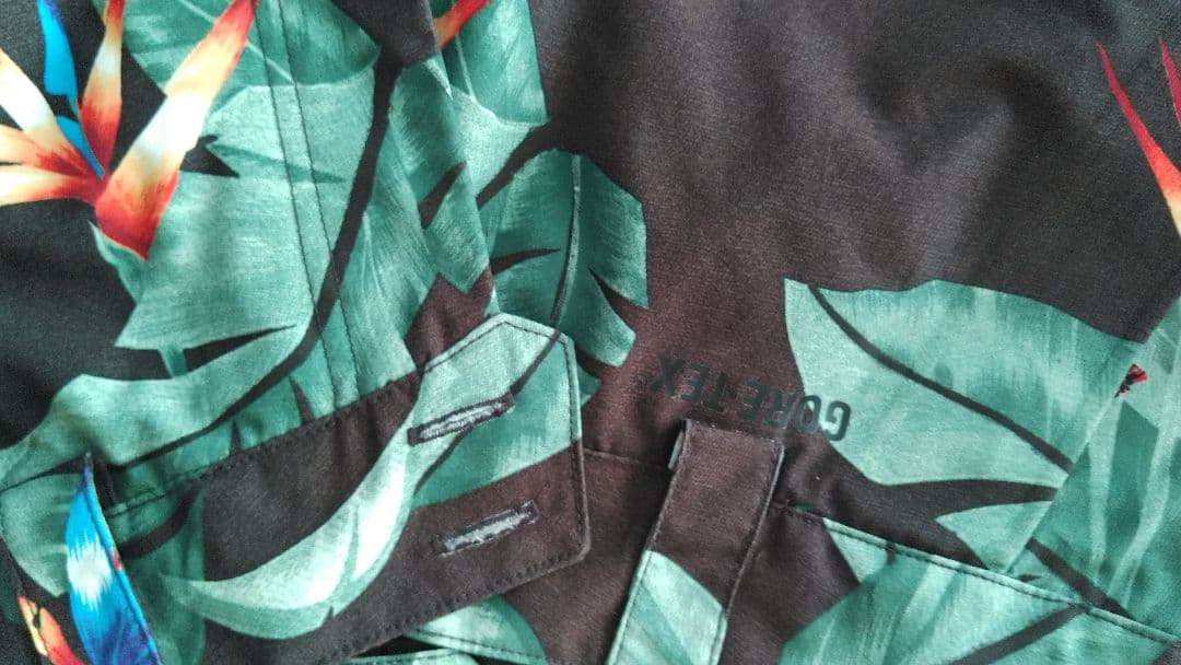 Burton ak　パンツ　M