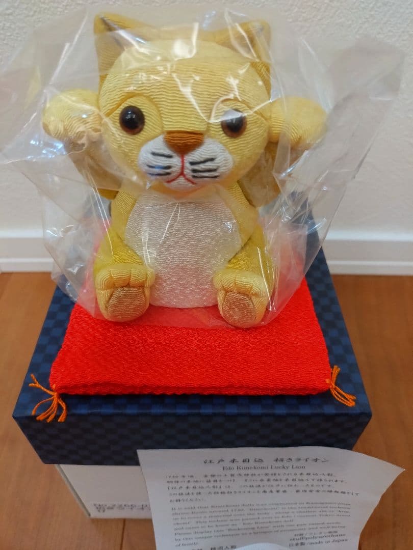 新品未使用　柿沼人形　江戸木目入　限定　招きライオン赤座布団　商売繁盛　縁起物