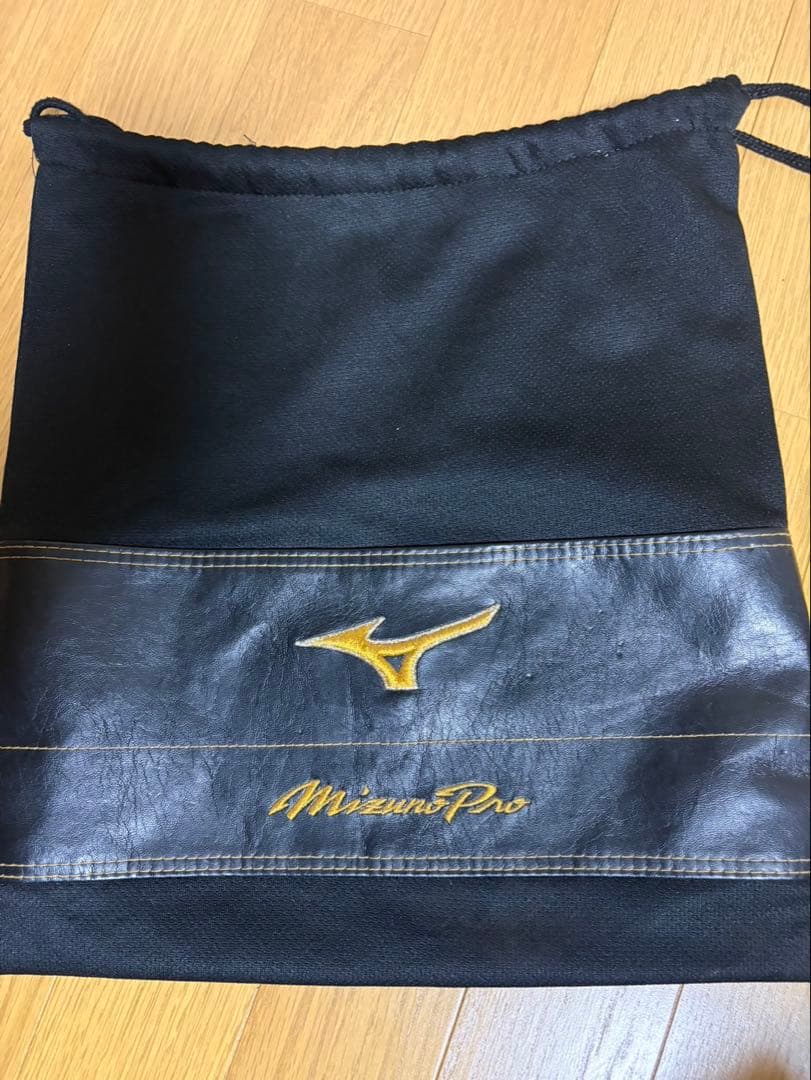 硬式野球グローブ 黒 レザー製