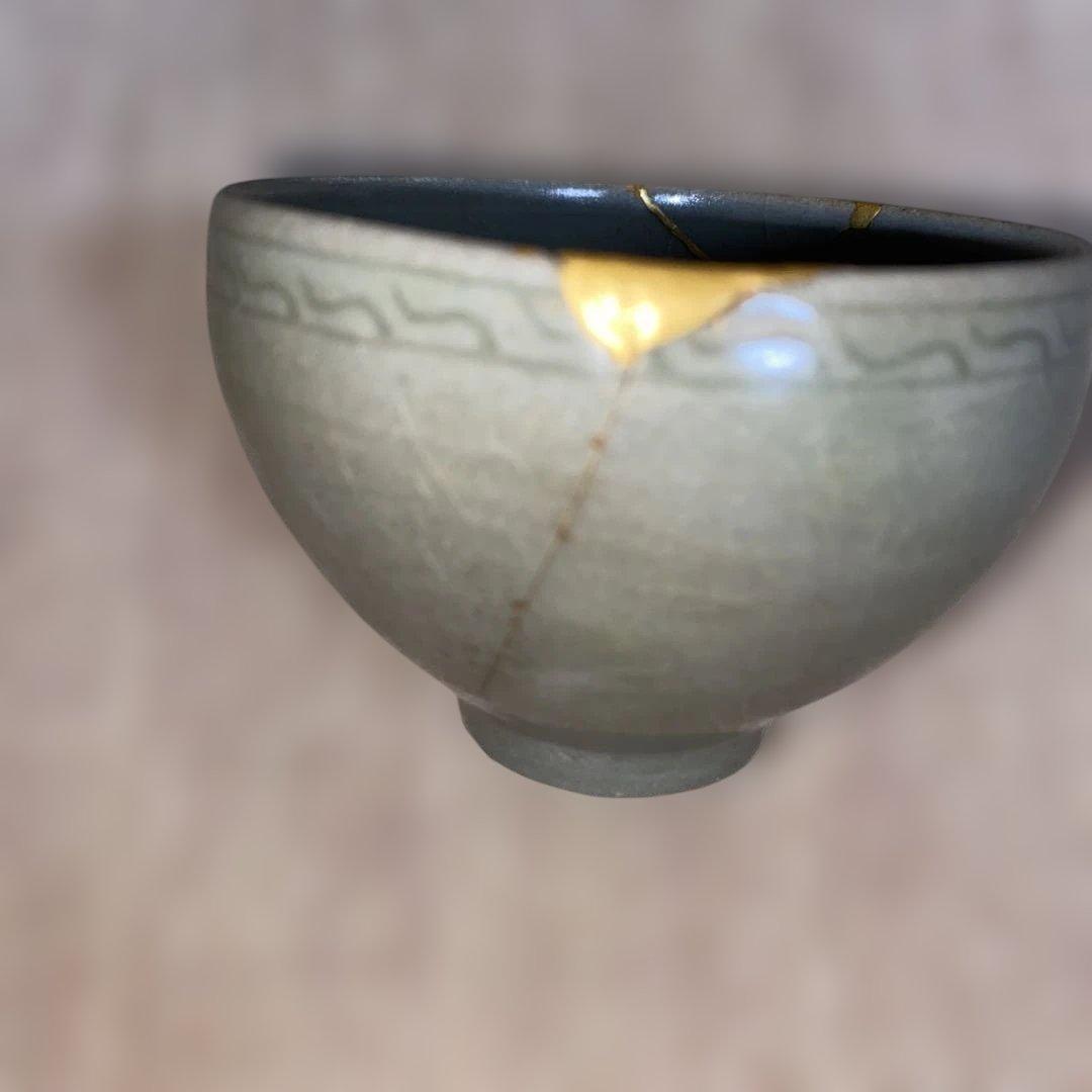 青磁碗　李朝初期？　金継ぎ有り