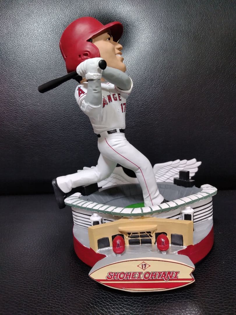 世界限定1000体　大谷翔平MLB公式 　ボブルヘッド(エンゼルス球場台座付）