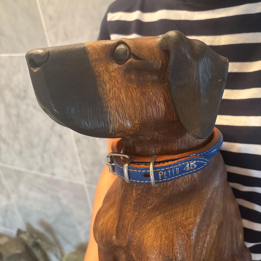 ヴィンテージ　可愛らしい瞳と威厳のある姿が素敵な一刀彫の犬の特大彫刻オブジェ