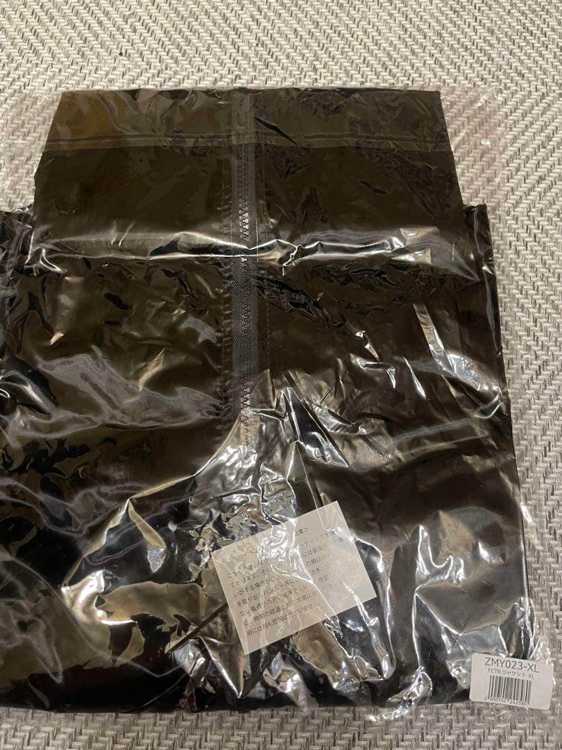 ずとまよ。FCTR Glossy Black Jacket L ジャケット