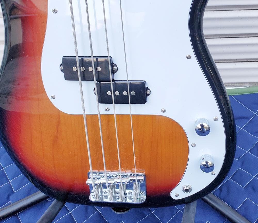 C64　美品！フェルナンデス　プレジションベース　音出しOK　ソフトケース付