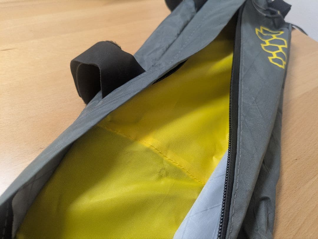 APIDURA 車体装着フレームバッグ グレー47センチ