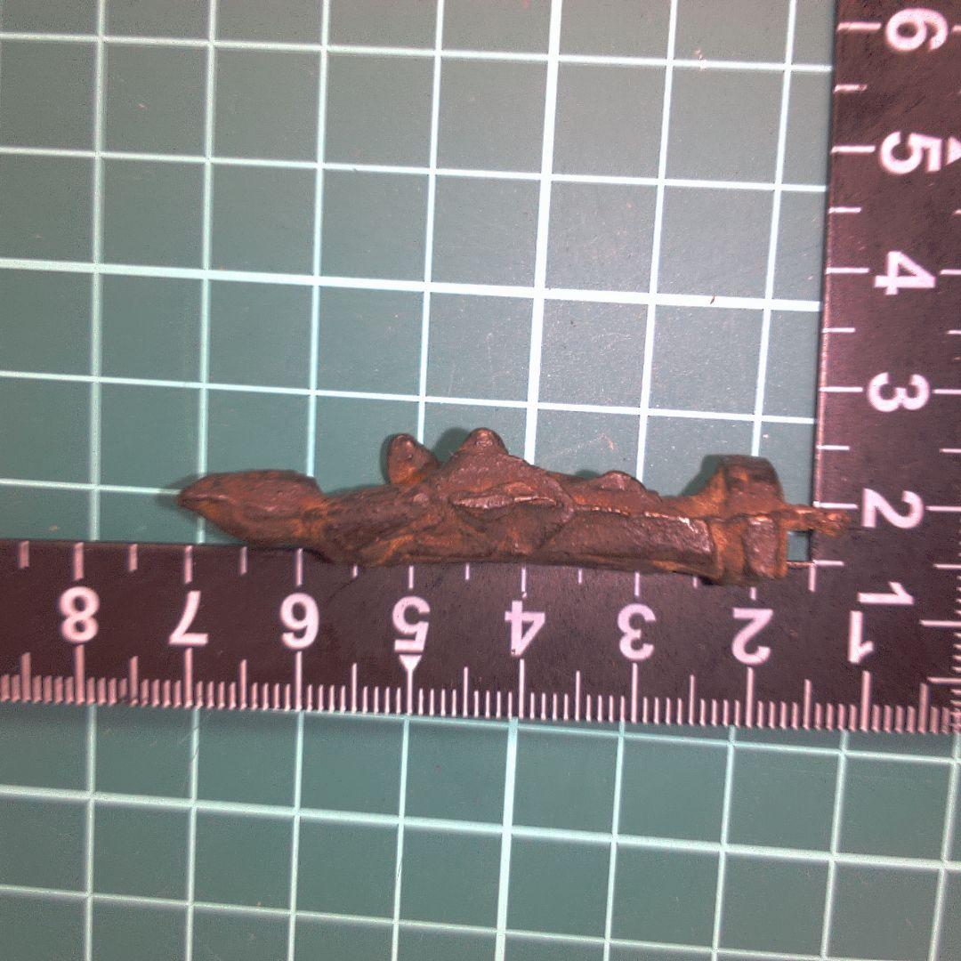 小物１ 茶色の金属製仏像