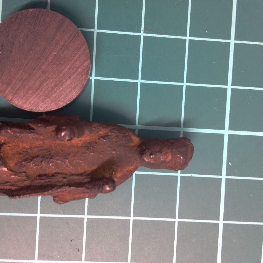 小物１ 茶色の金属製仏像