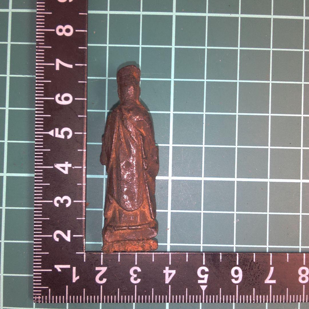小物１ 茶色の金属製仏像