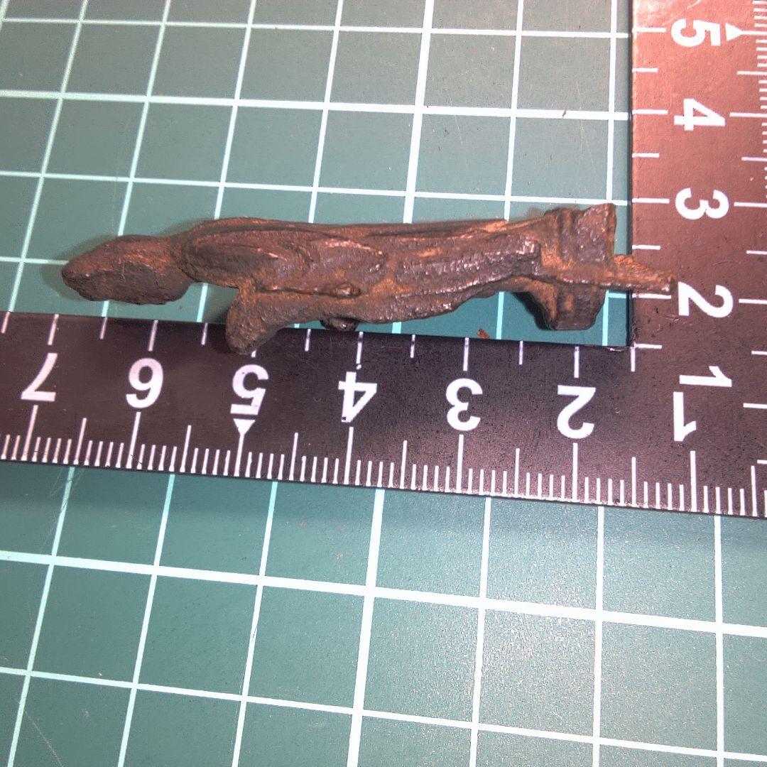 小物１ 茶色の金属製仏像