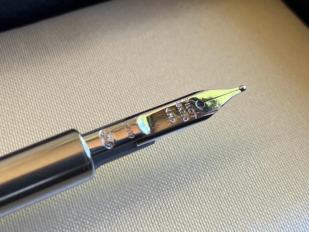 PILOT キャップレス デシモ 20カラーズ ブラウン 中字 万年筆