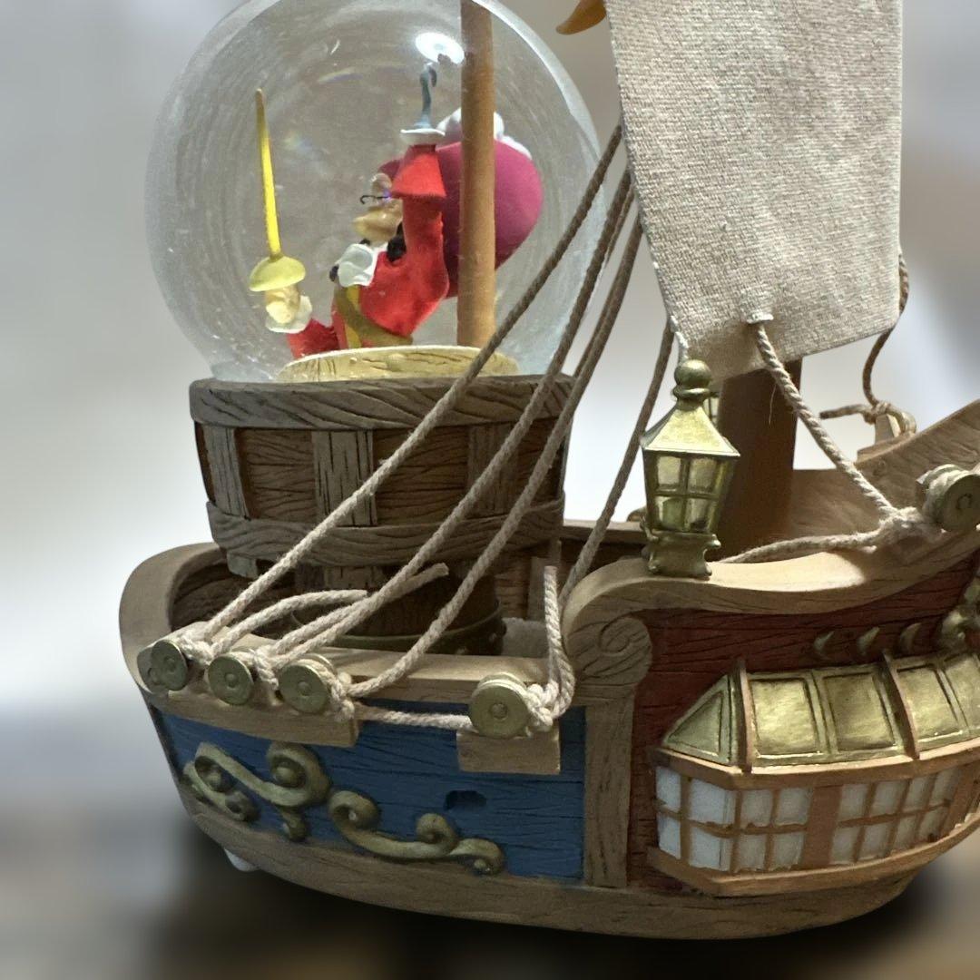 ディズニー　ピーターパン スノードーム付き船