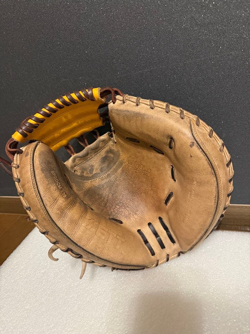 ★人気★ ZEET プロステイタス 硬式用 キャッチャーミット 定価59400円