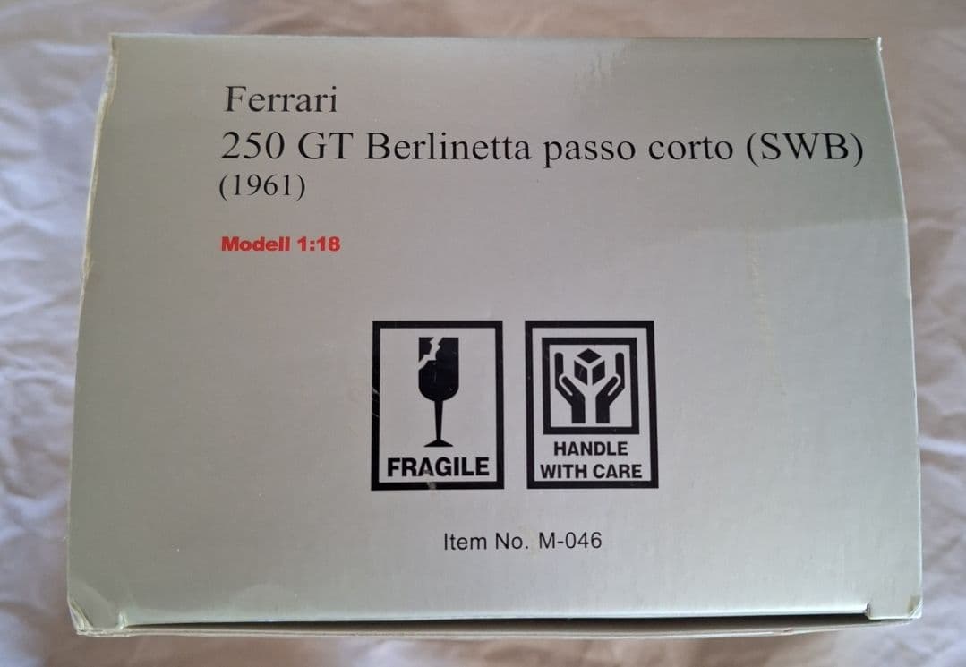 CMC フェラーリ 250GT Berlinetta (SWB) 1/18