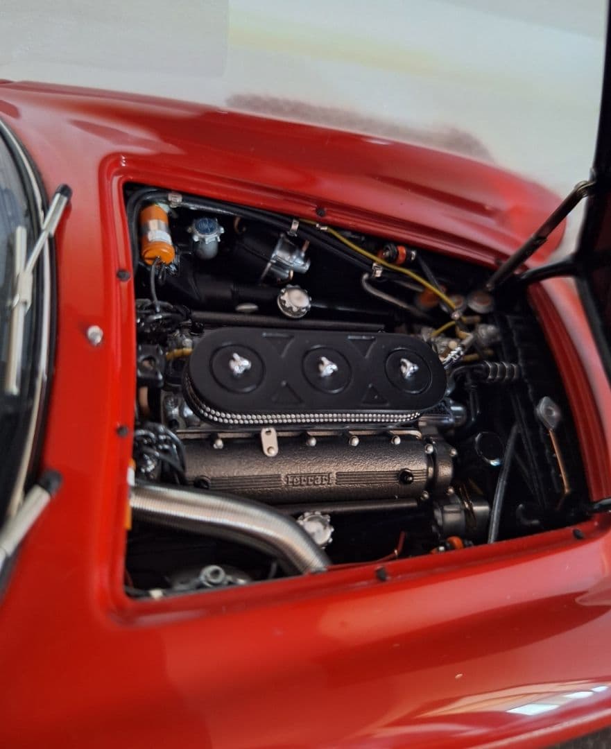 CMC フェラーリ 250GT Berlinetta (SWB) 1/18