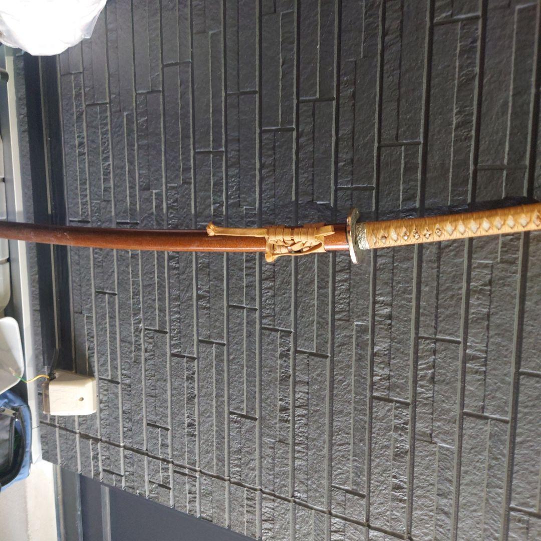 茶色い柄の模造刀