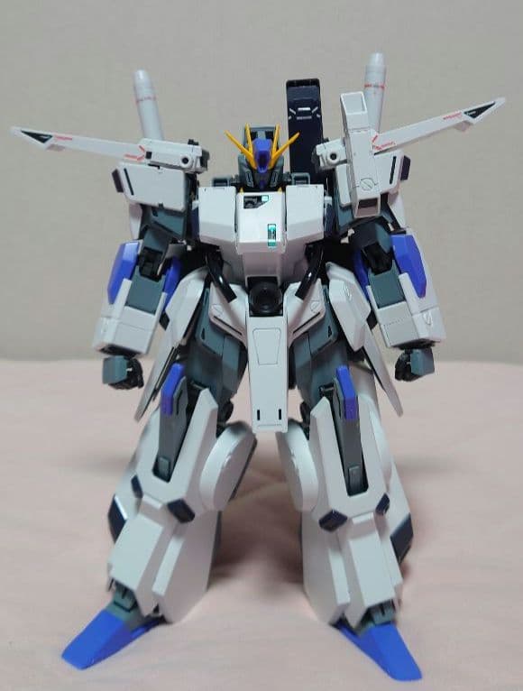 バンダイ MG 1/100 FAZZ Ver.ka