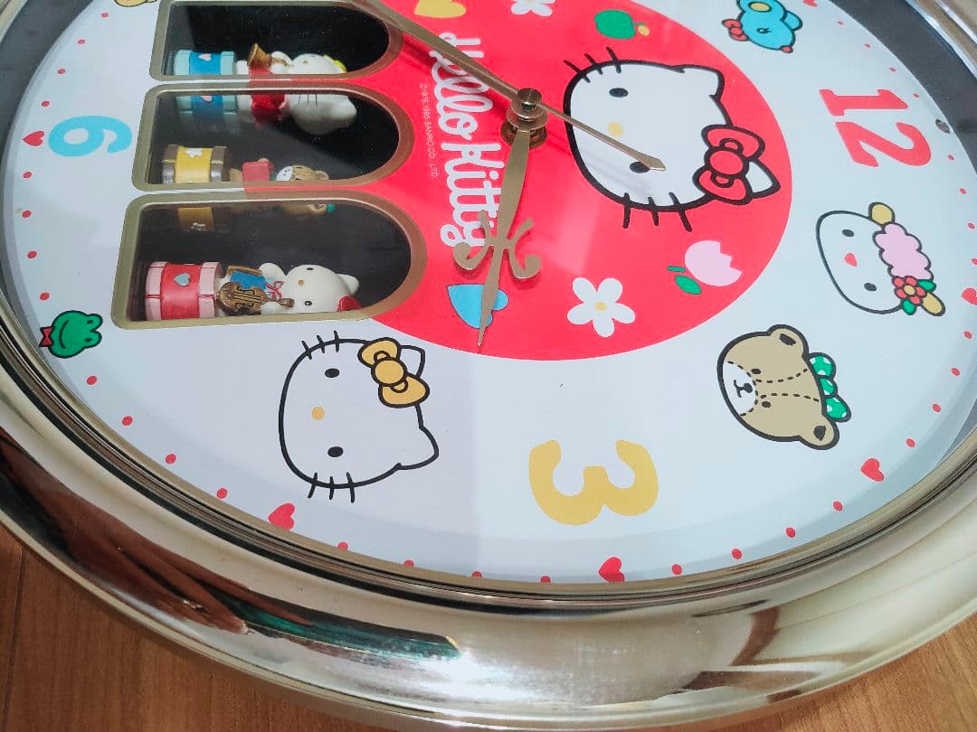 ハローキティ 壁掛け時計 からくり人形付き