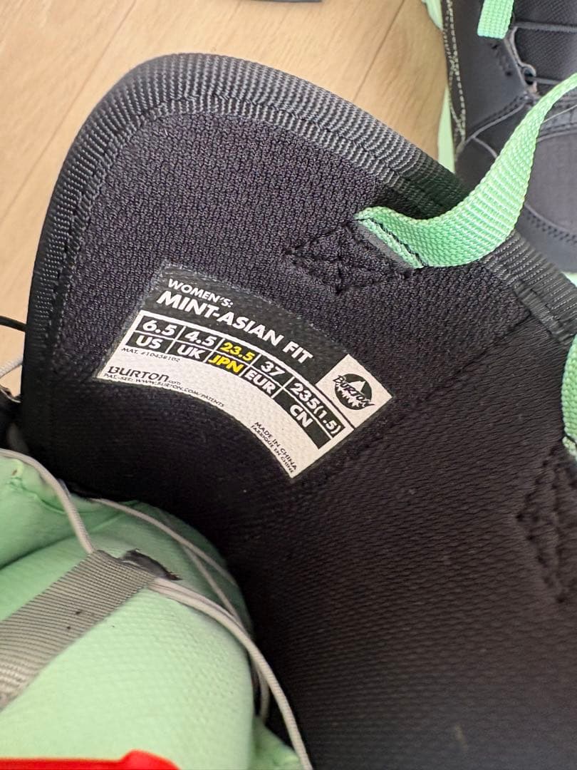 BURTON IMPRINT 1 ブラック/ミント 女性用スノーボードブーツ