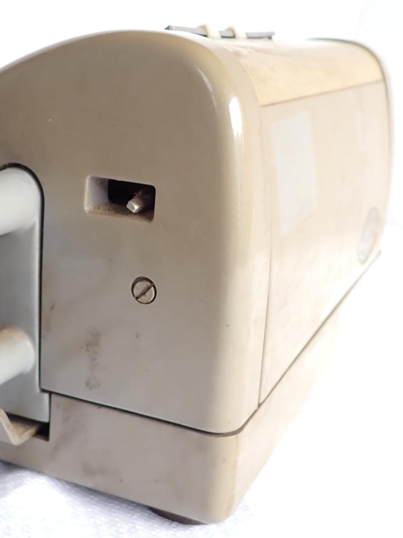 昭和レトロな手回し計算機 インテリアとしておすすめです。送料込・匿名発送