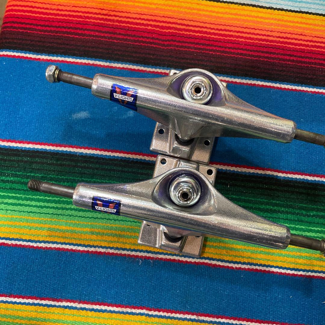 Venture ブイライトスケートボードトラック 5.8インチ