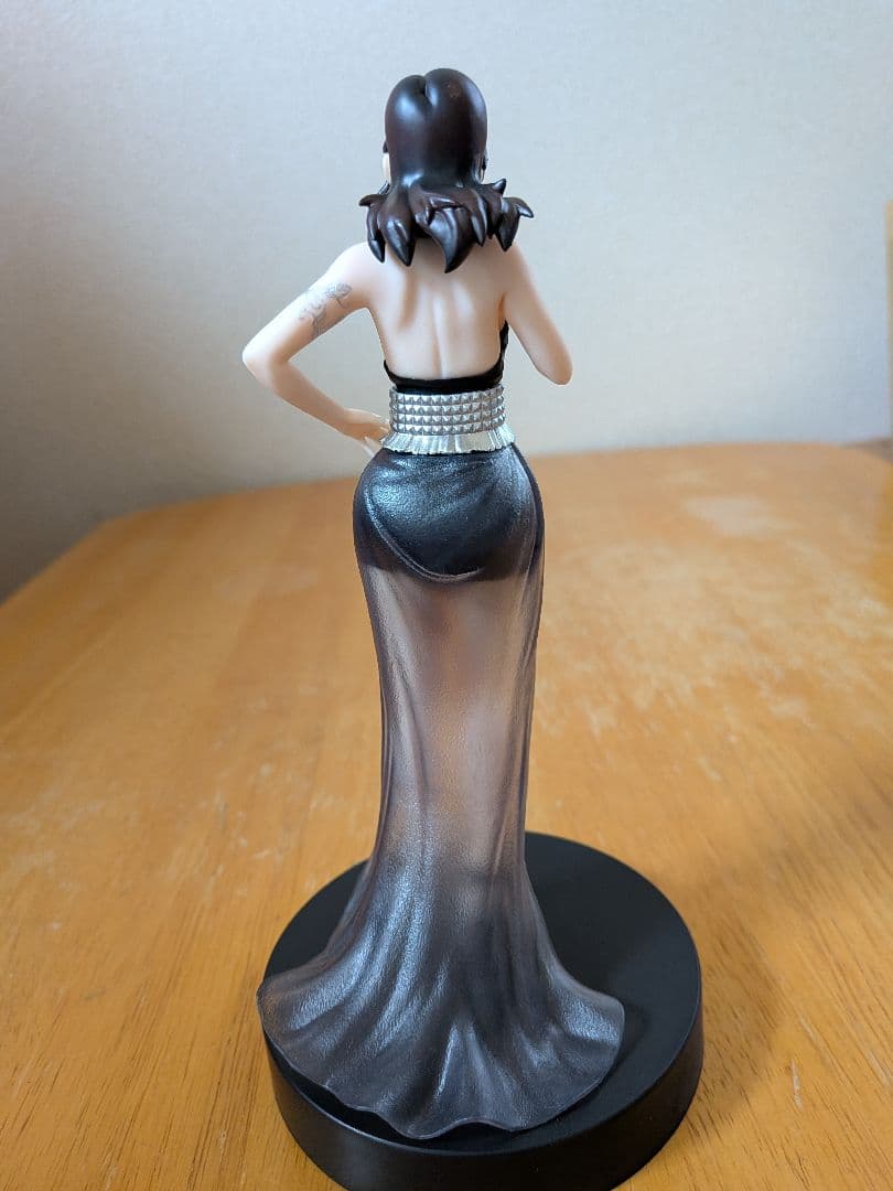 峰不二子 フィギュア　黒ドレスver