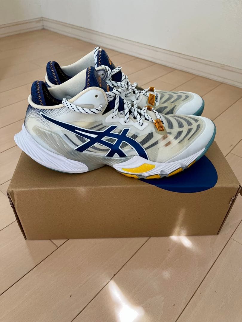 アシックス　バレーボールシューズ　メタライズ　希少　8/31まで