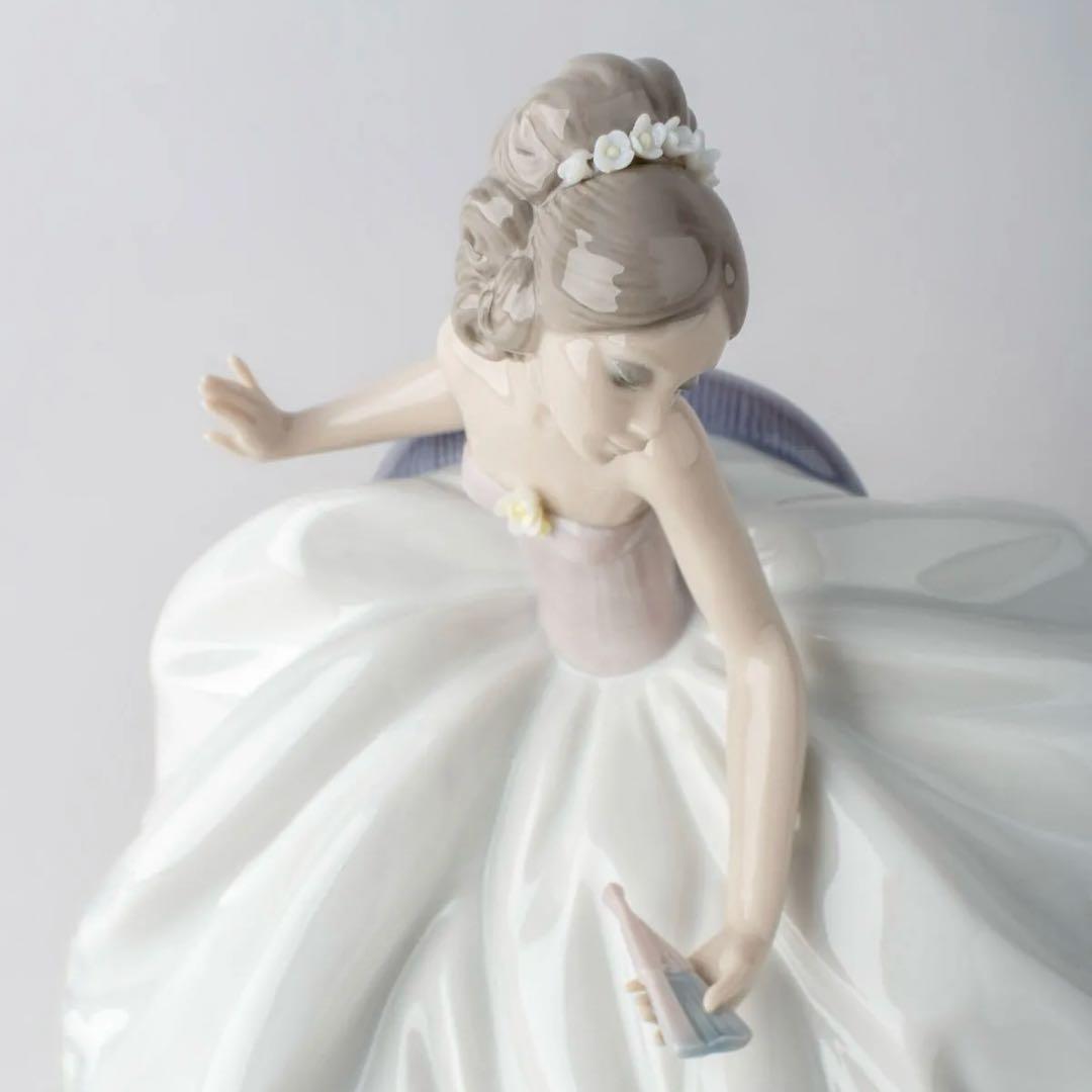 リヤドロ お祭り ひと休み 舞踏会の女性 5859 LLADRO