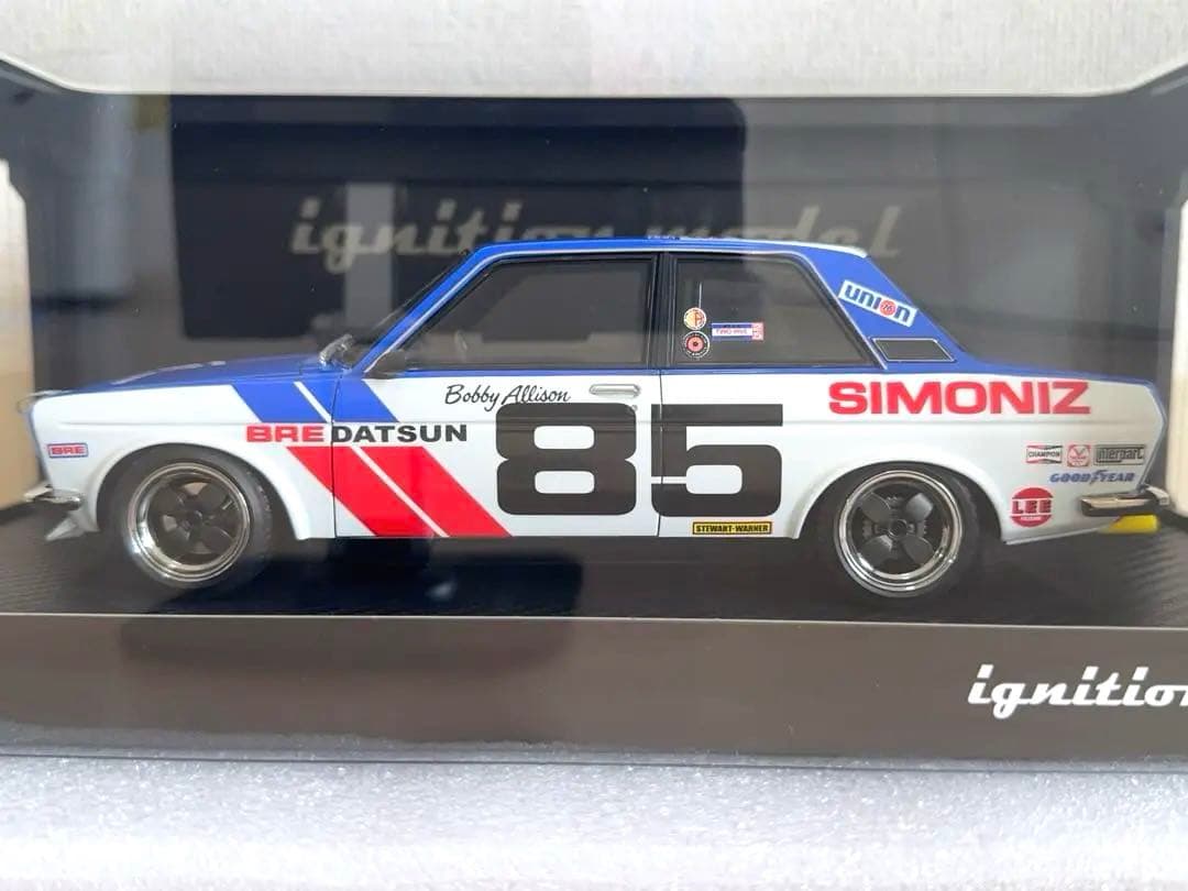 【新品未使用】1/18 Datsun Bluebird White/Blue