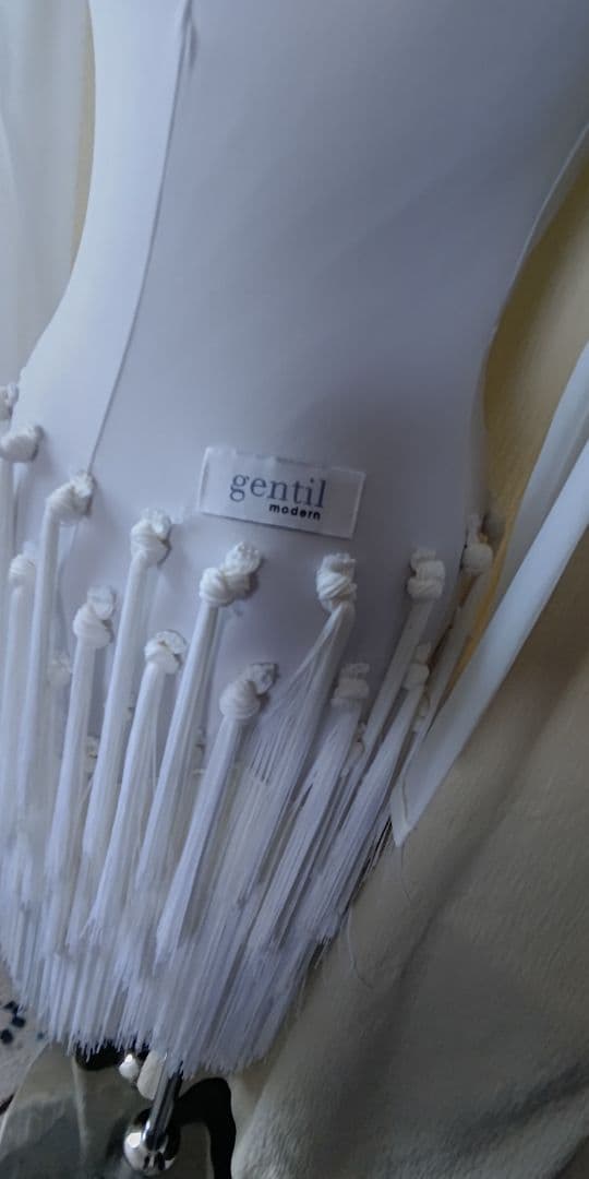 お値下げ！社交ダンスドレス！未使用Gentil社ラテンドレス！白！