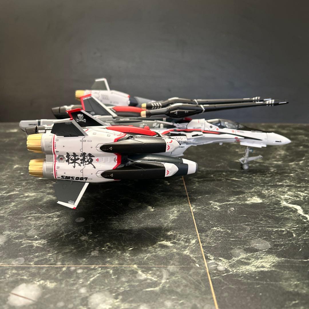 マクロス1/72VF-25Fトルネードメサイアバルキリー　プラモデル完成品