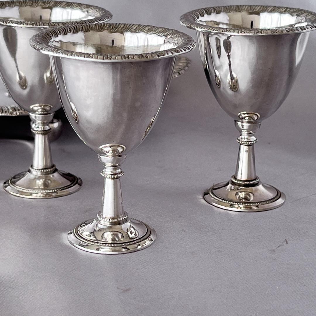 【英国】ビクトリアンのエッグクルーゼ　エッグカップ/スタンド/スプーン