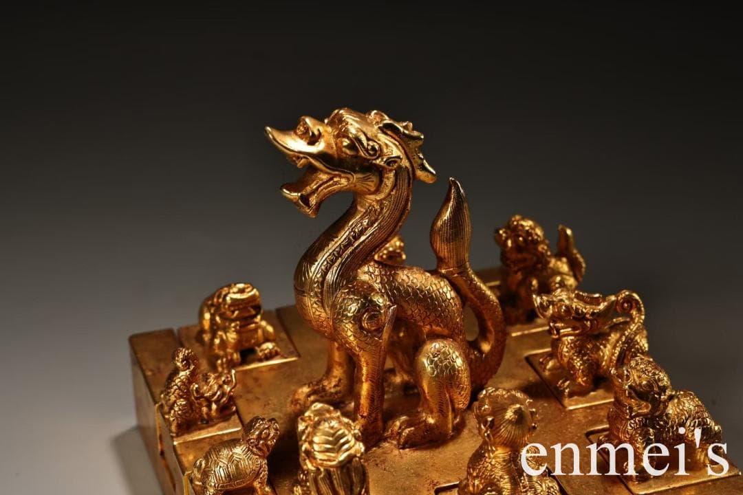 中国古美術・旧蔵鎏金の龍印鑑玉璽・瑞獣・純銅制・高浮彫・置物・文房・風水・箱付き