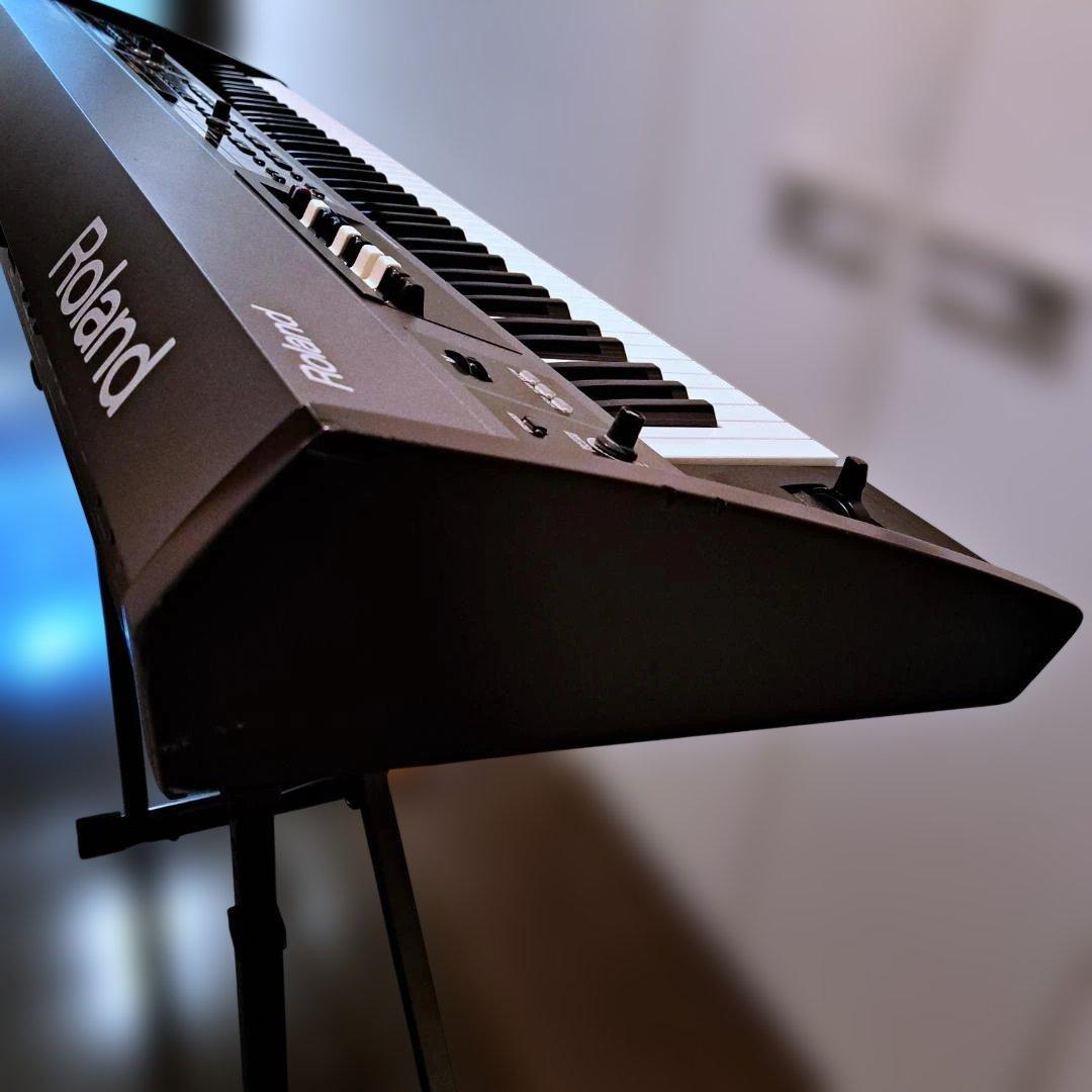 Roland V-Combo VR-700 シンセサイザー 本体