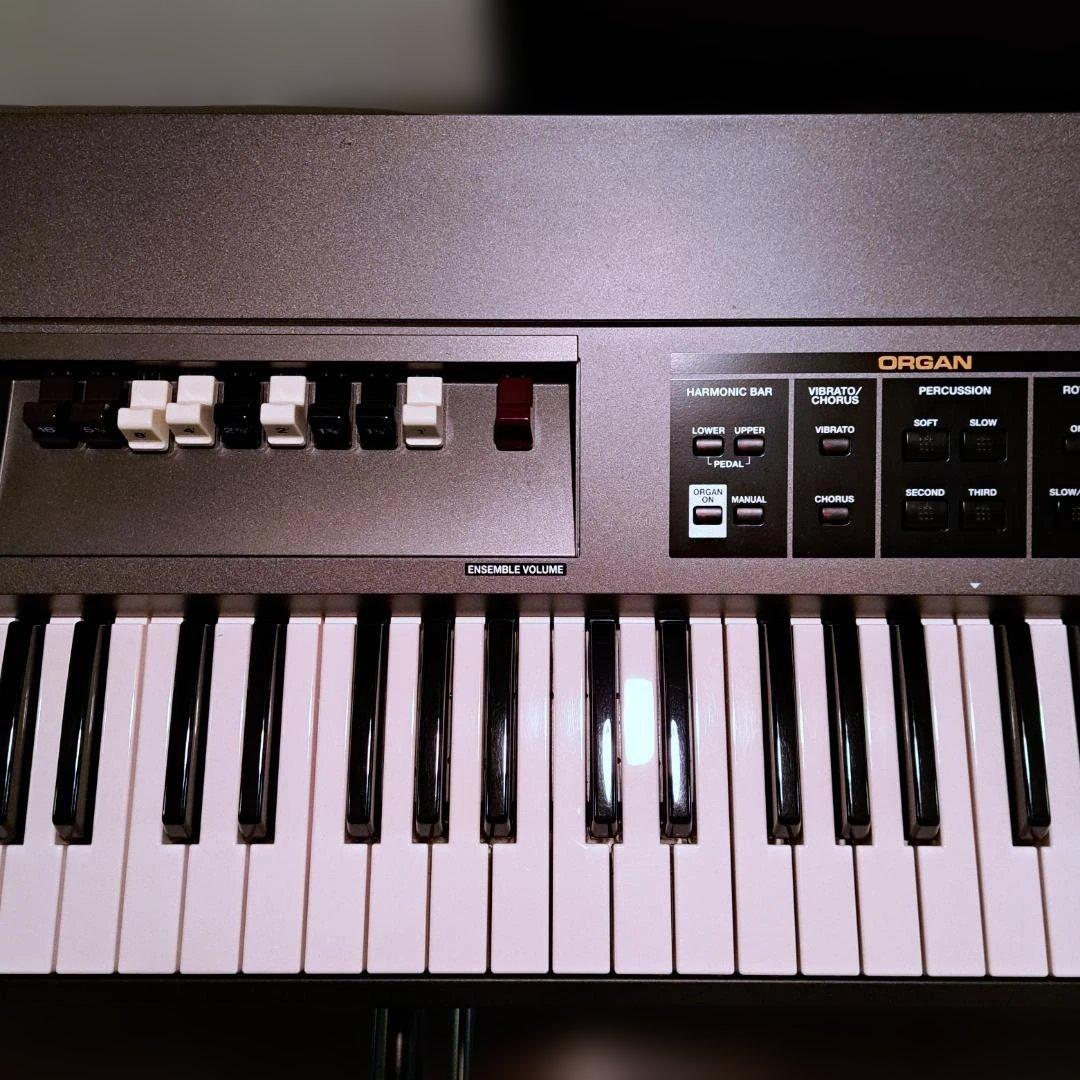 Roland V-Combo VR-700 シンセサイザー 本体