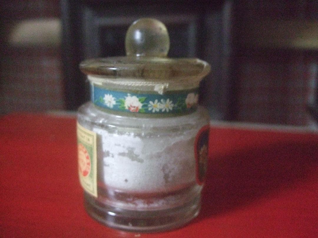 戦前・粉白粉★蓋つき瓶★未開封