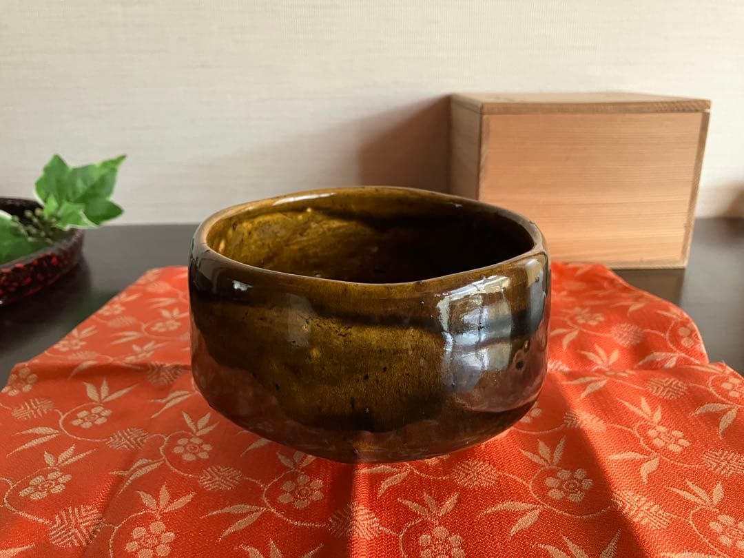 大樋焼　抹茶碗　茶碗　十代　大樋長左衛門　年郎　飴釉