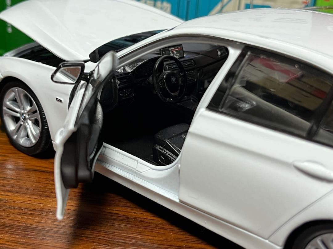 WELLY 1/24 ポルシェ 911 1/24  335i