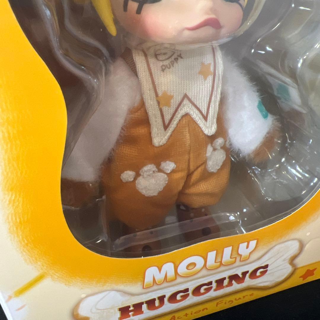POP MART Molly Hugging アクションフィギュア