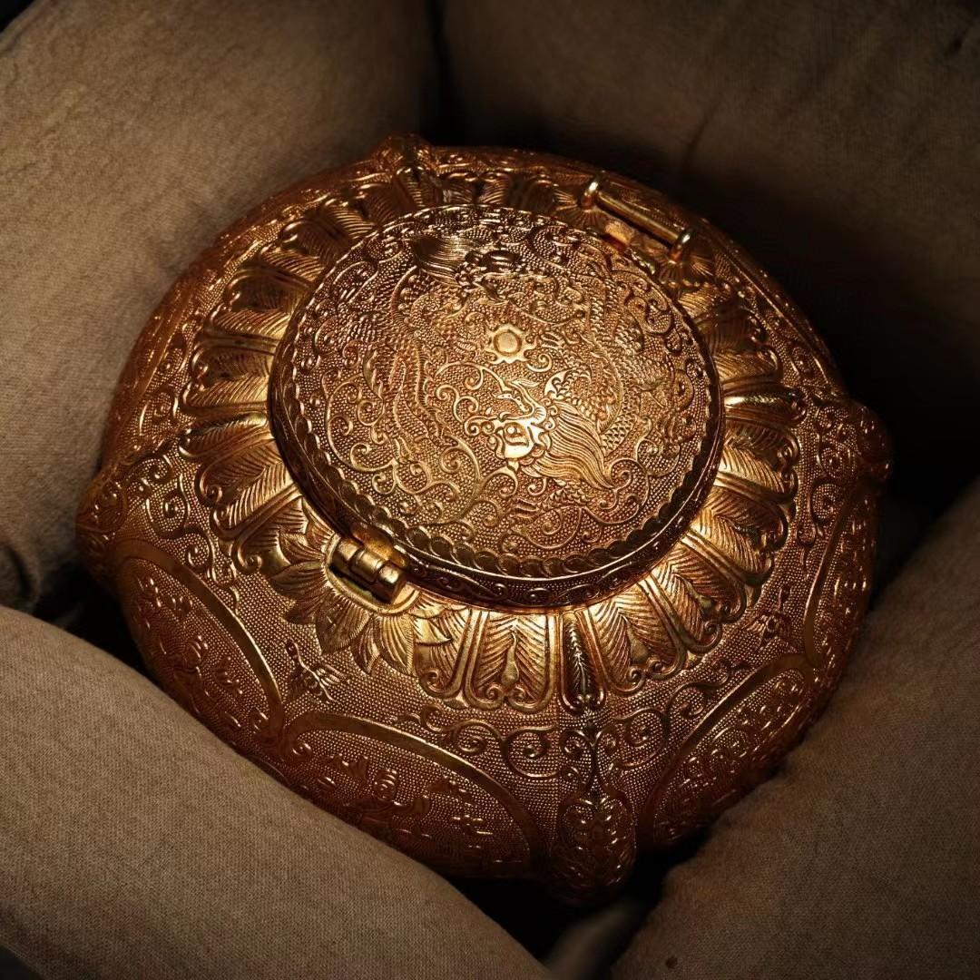 中国古美術・旧蔵銅胎鎏金缶・純銅細密彫・純手作り・高浮彫・茶道具・文房具・木箱付